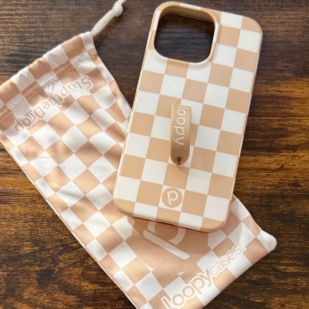 Loopy Case Beige Checkered iPhone 13 Pro Case & Pouch